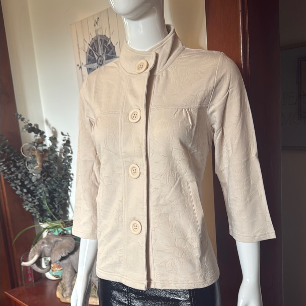 NWT northern reflections size small Women's Cream Button-Up Jacket